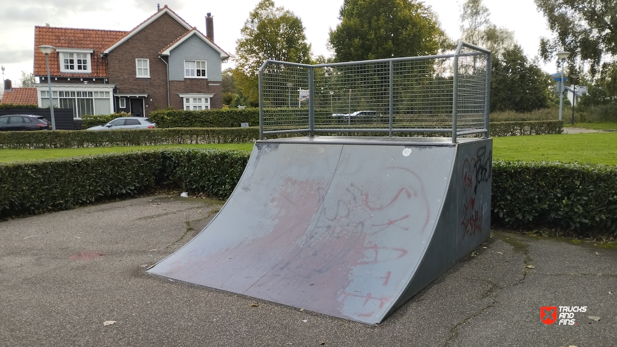 Van Der Merwedelaan skatepark